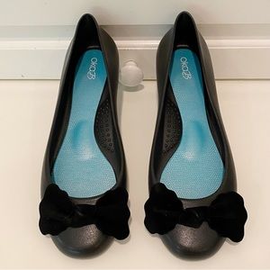 NEW NEVER WORN Oka B Ballet Flats with Bow in Black Size 10